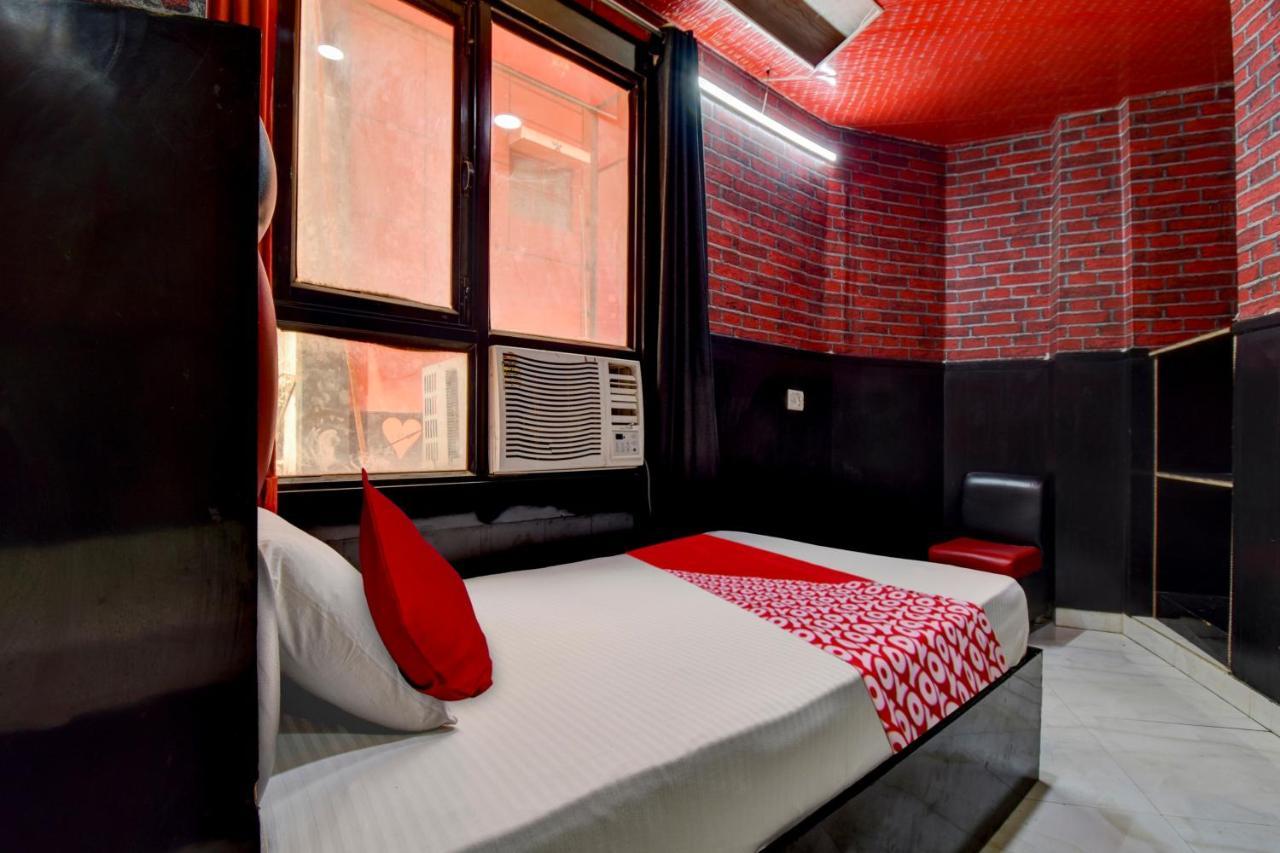 Oyo Flagship 81436 Royal Plaza 3*
